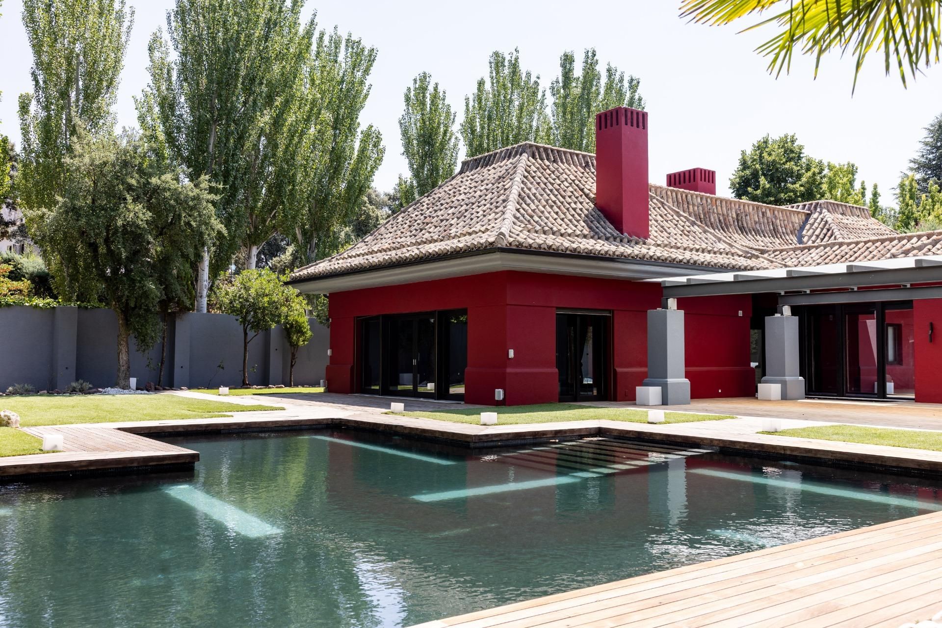 Swimming pool of House or chalet for sale in La Moraleja  with Air Conditioner, Private garden and Terrace
