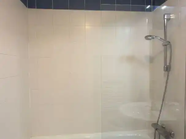 Badezimmer von Wohnung zur Miete in Hortaleza