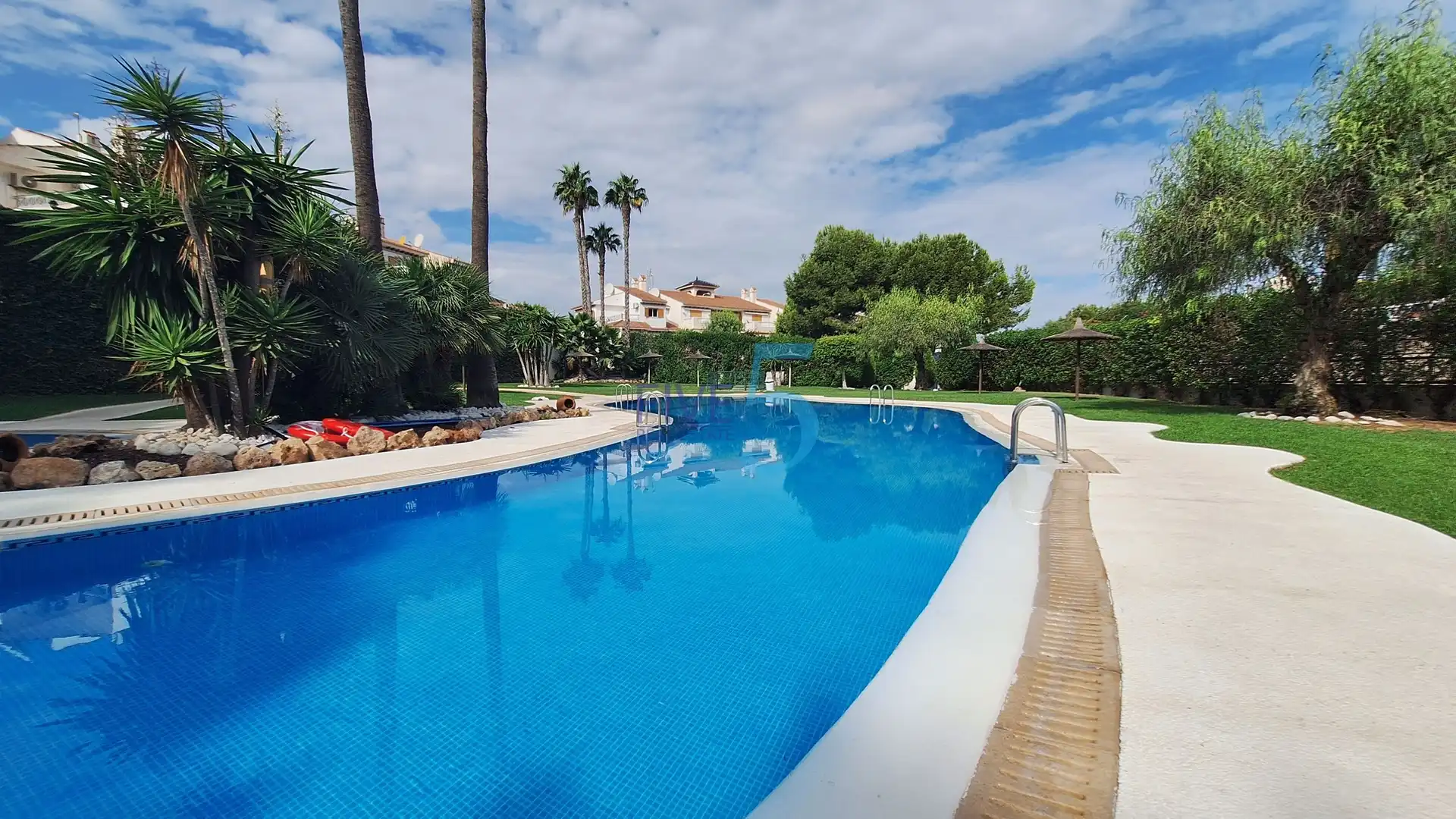 Piscina de Pis en venda en Mil Palmeras
