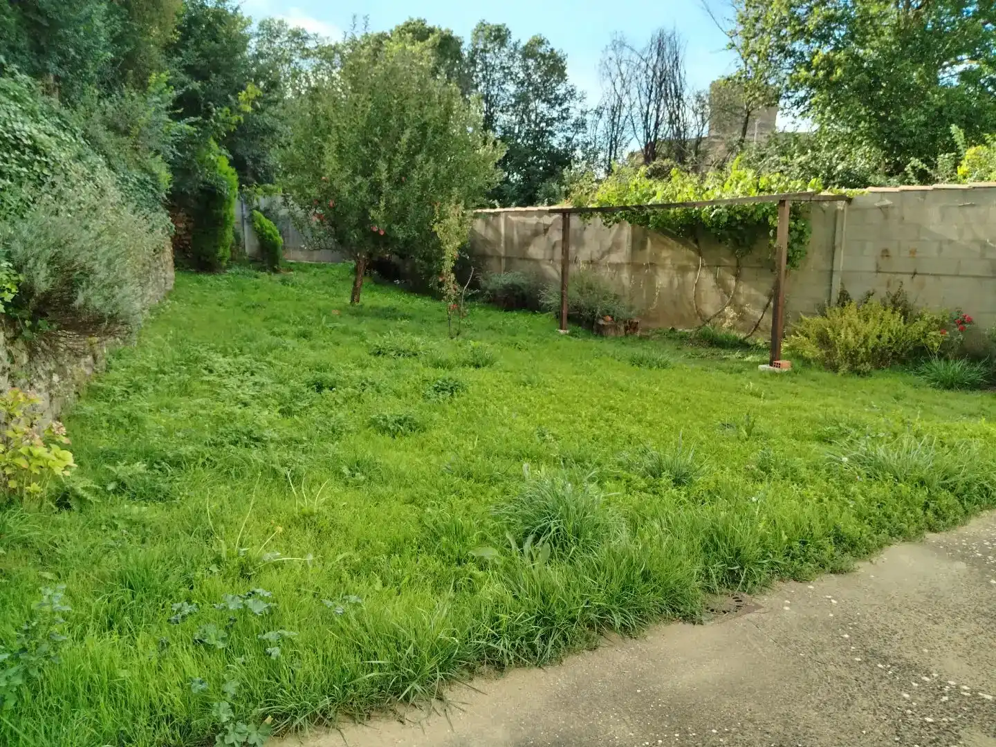 Pis en venda en Cea amb Jardí privat, Traster i Moblat