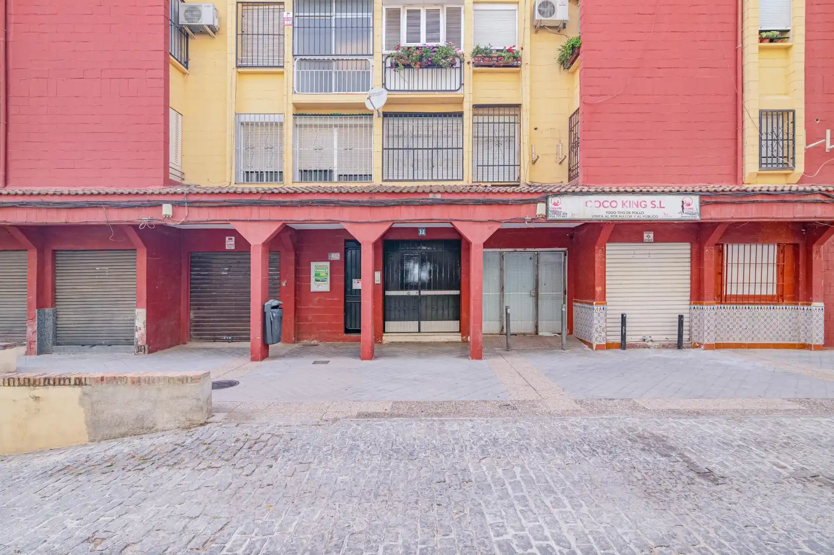 Vista exterior de Pis en venda en Granada amb Terrassa