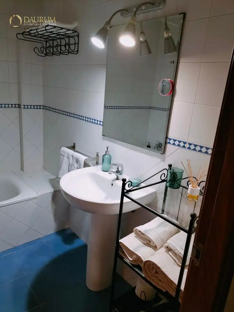 Bathroom of Apartments for sale in Sevilla  with Air Conditioner, Heating and Swimming Pool