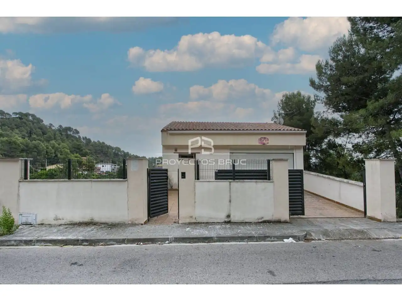 Chalet con piscina en venta en Castellgalí