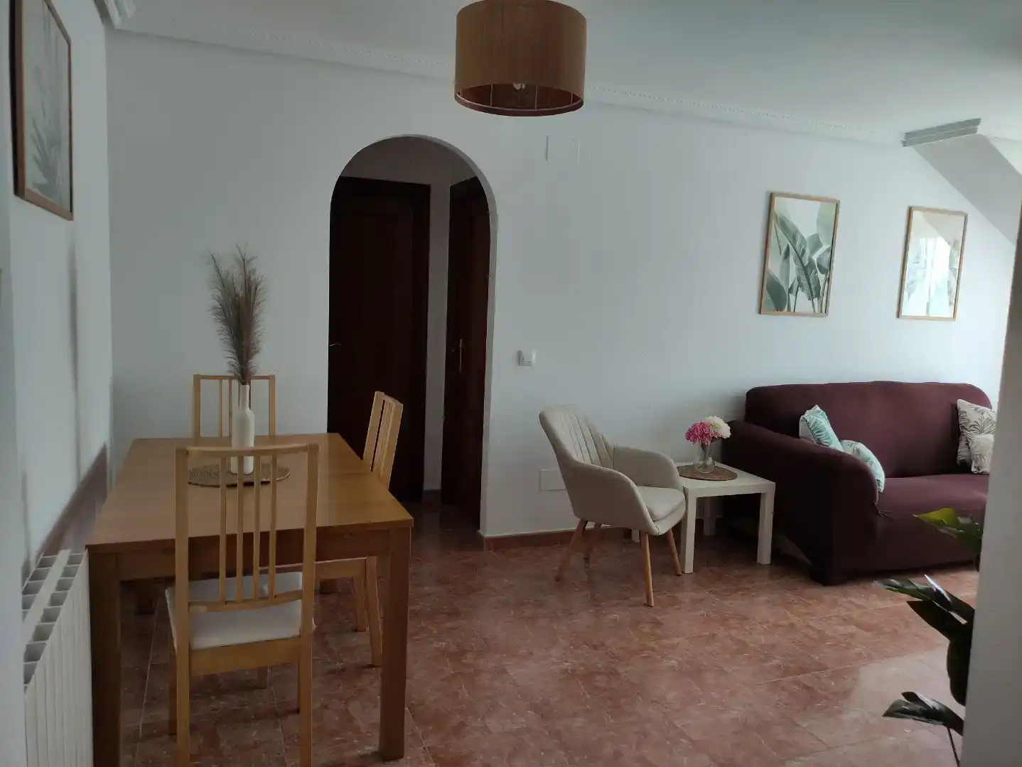 Wohnzimmer von Dachboden zur Miete in Meruelo mit Schwimmbad