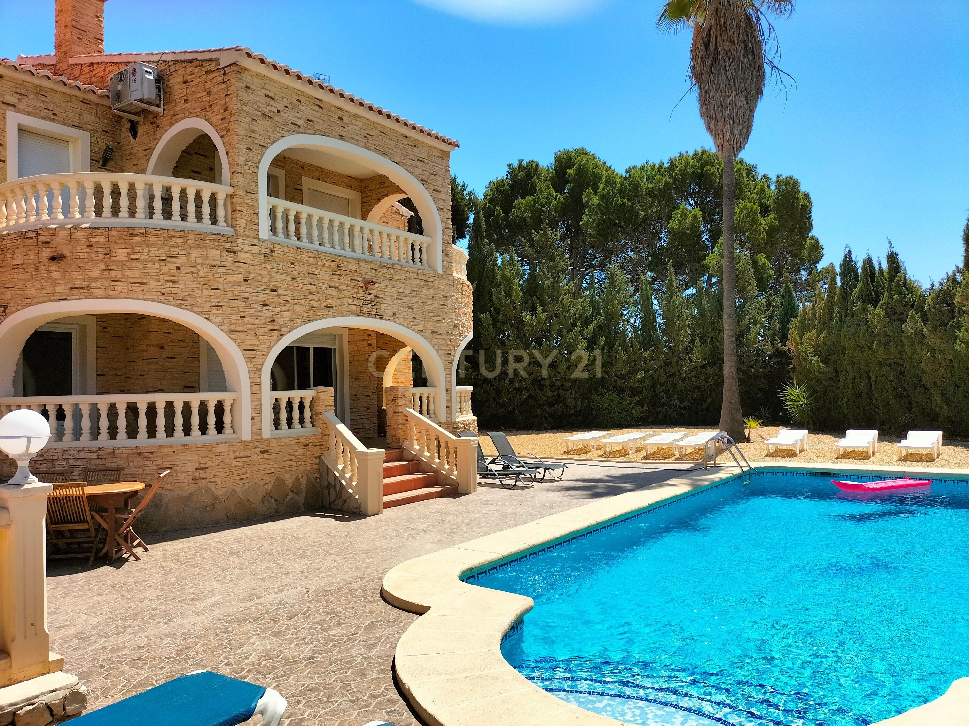 Exterior view of Flat to rent in Calpe / Calp  with Air Conditioner and Swimming Pool