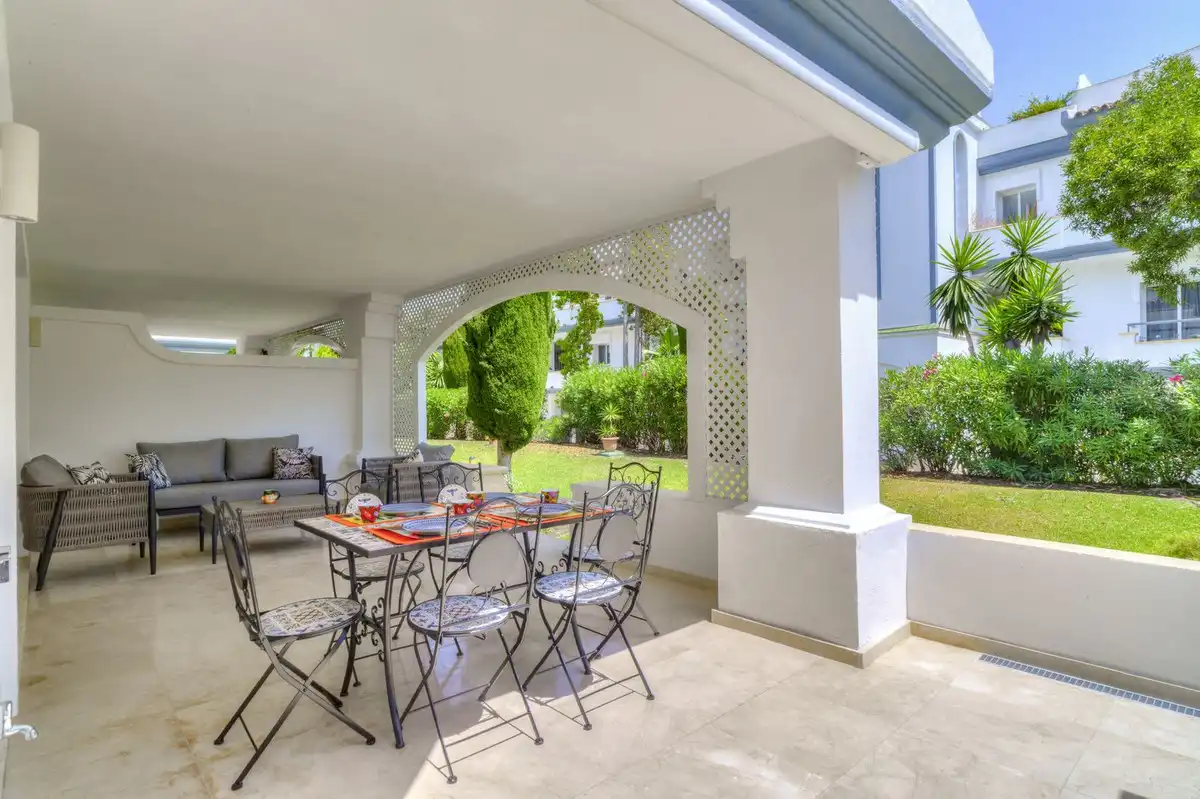 Terraza de Planta baja de alquiler en Estepona con Aire acondicionado, Terraza y Piscina comunitaria