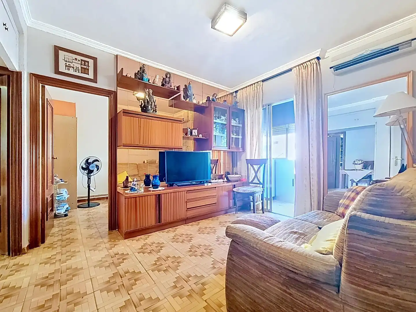 Living room of Flat for sale in Madrid  with Air Conditioner, Heating and Furnished