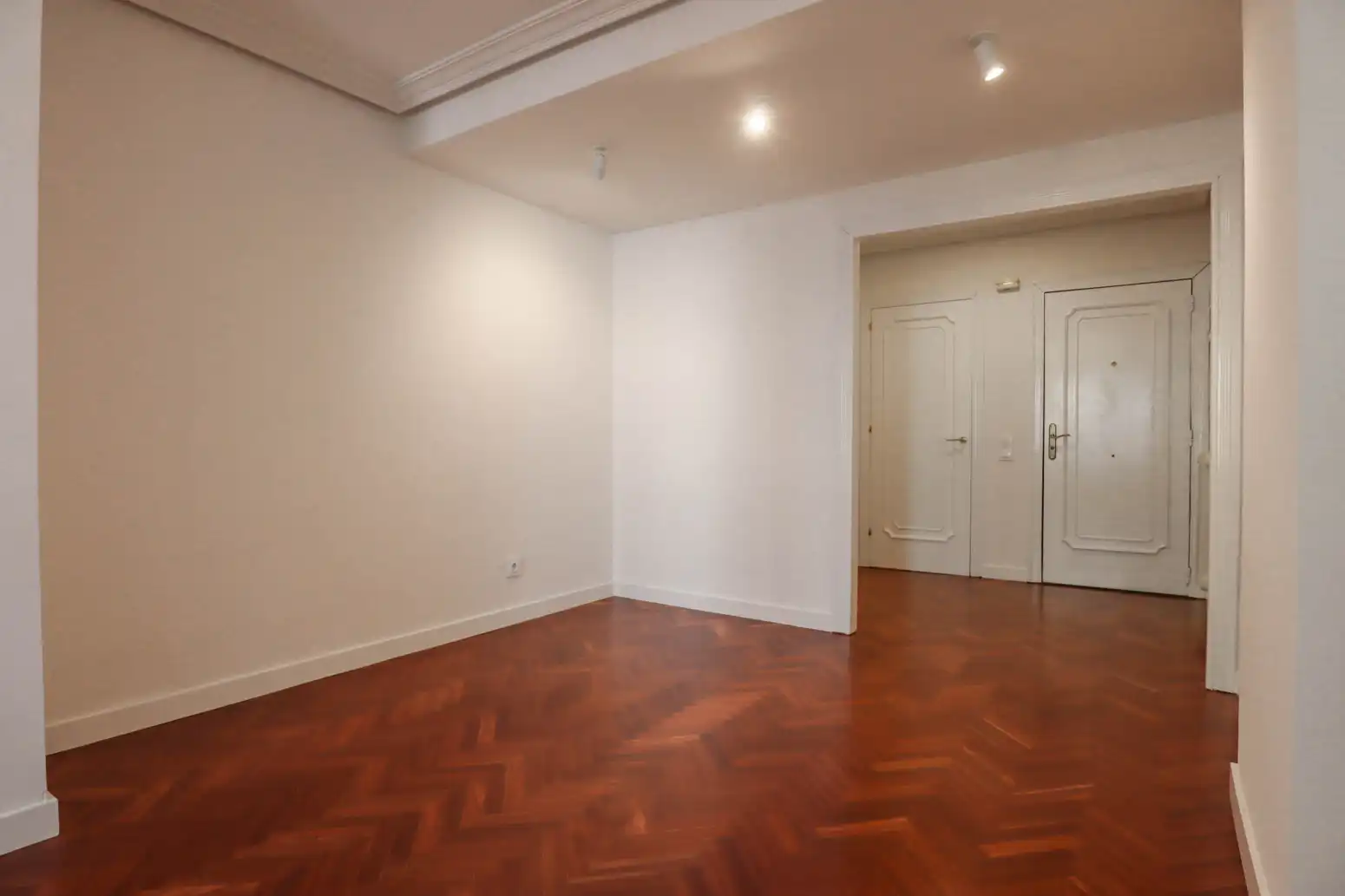 Wohnung zur Miete in Oviedo  mit Heizung und Parkett