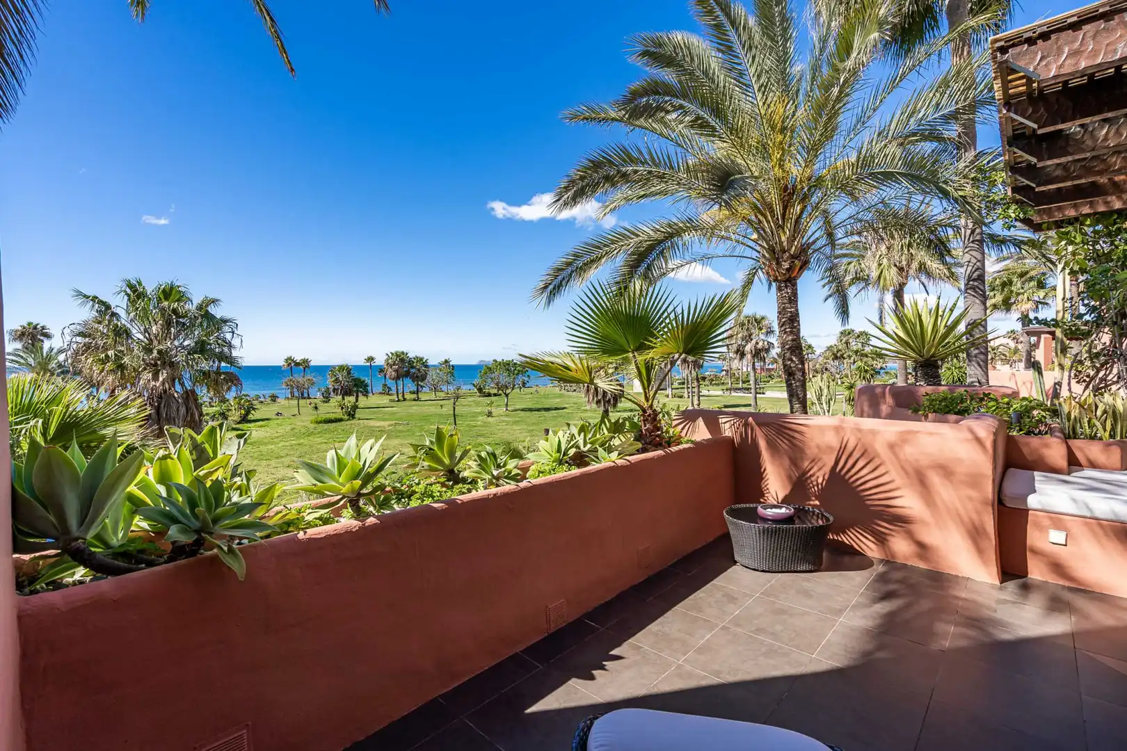 Terrasse von Maisonette zum Verkauf in Estepona mit Klimaanlage, Terrasse und Schwimmbad