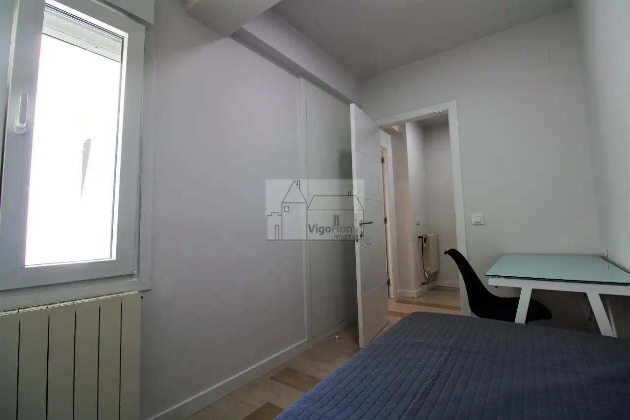 Schlafzimmer von Wohnung zur Miete in Vigo  mit Heizung, Terrasse und Möbliert