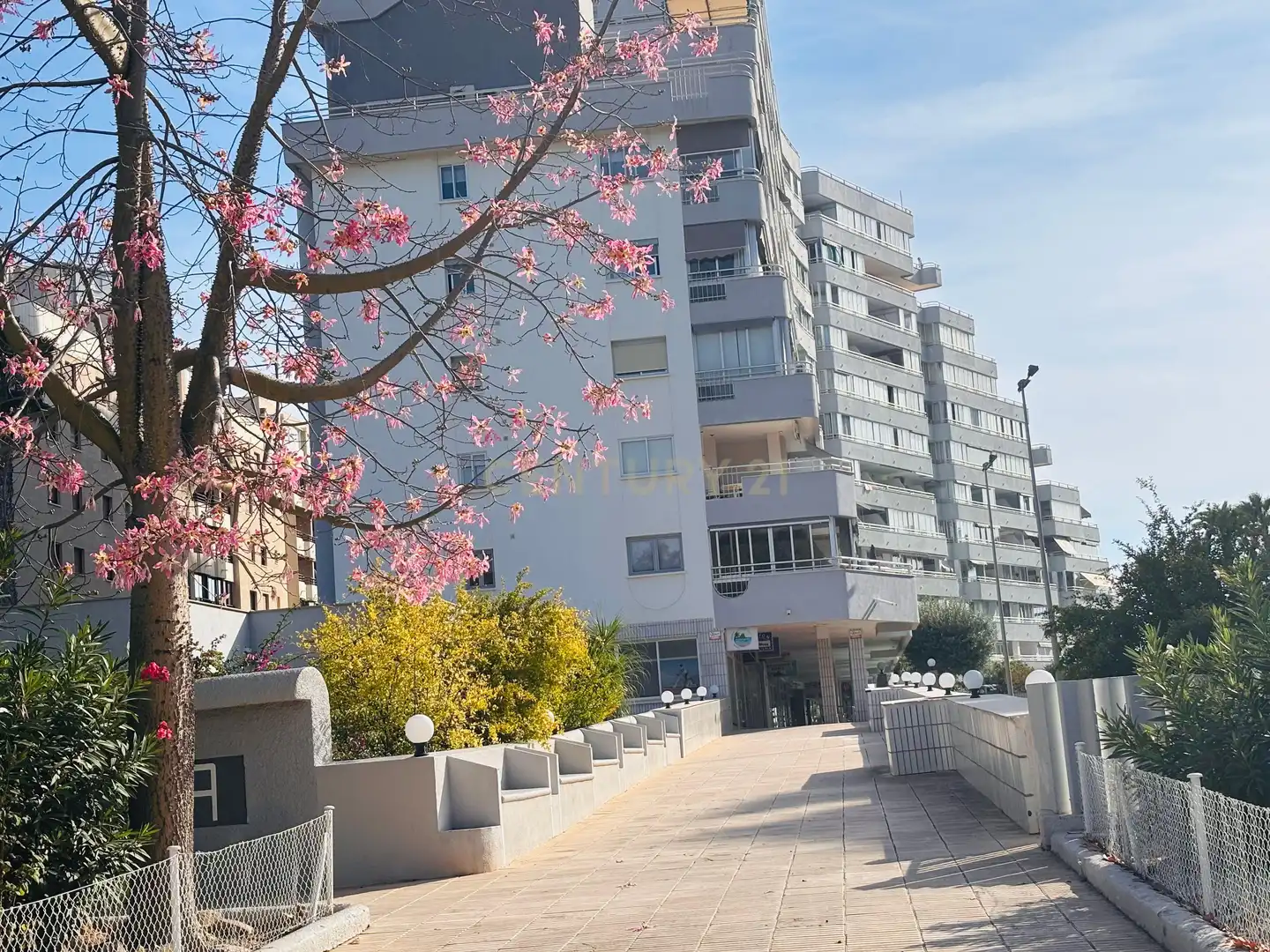 Vista exterior de Apartamento de alquiler en Calpe / Calp con Aire acondicionado, Lavadora y Microondas