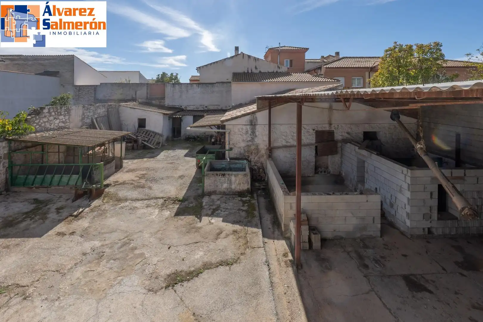 Vista exterior de Casa o xalet en venda en Albolote amb Terrassa i Balcó