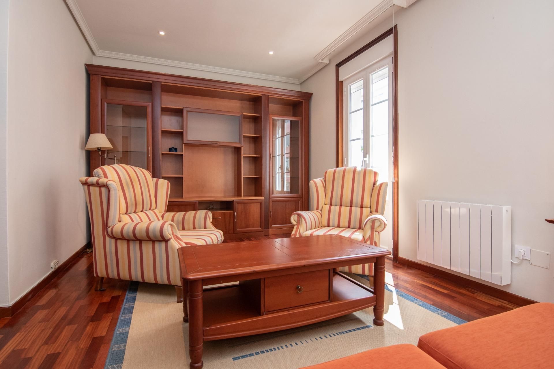 Sala d'estar de Pis de lloguer en A Coruña Capital  amb Jardí privat, Parquet i Balcó