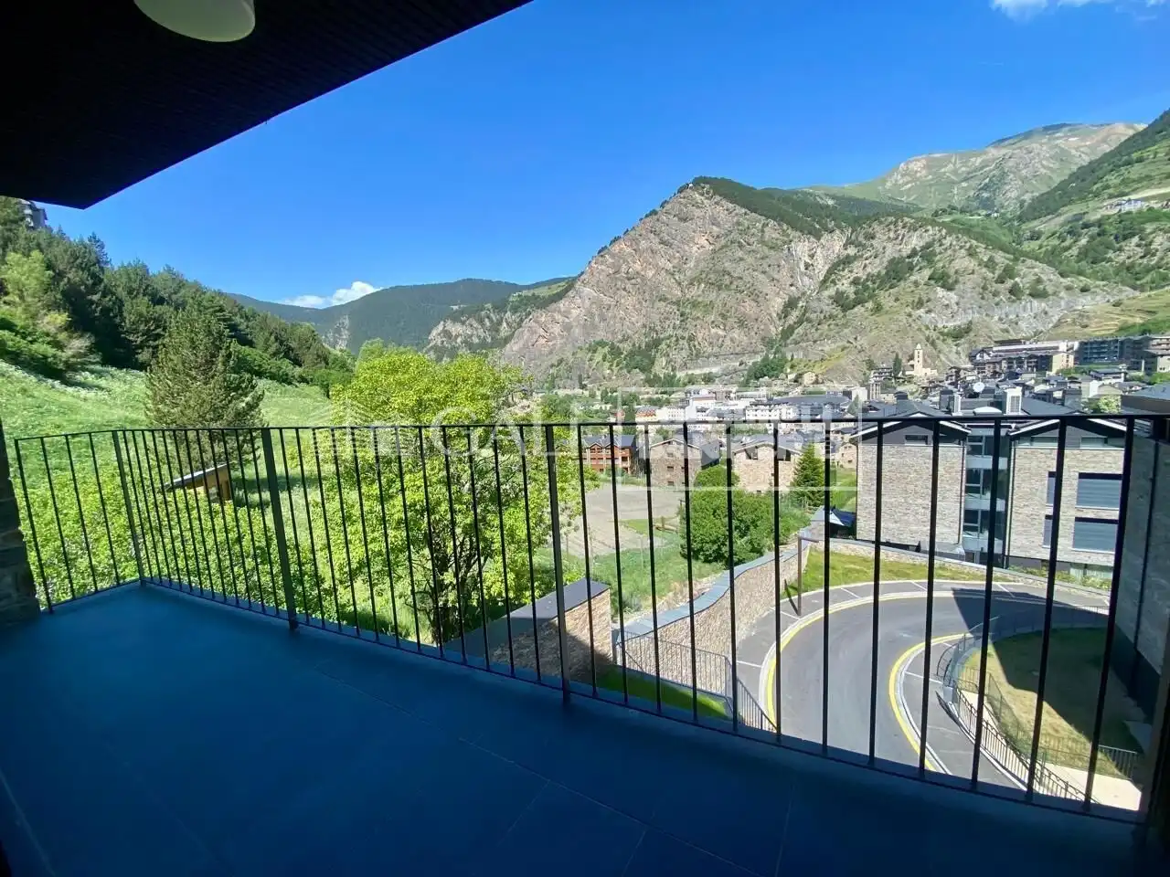 Vista exterior de Pis de lloguer en Canillo amb Calefacció, Jardí privat i Terrassa