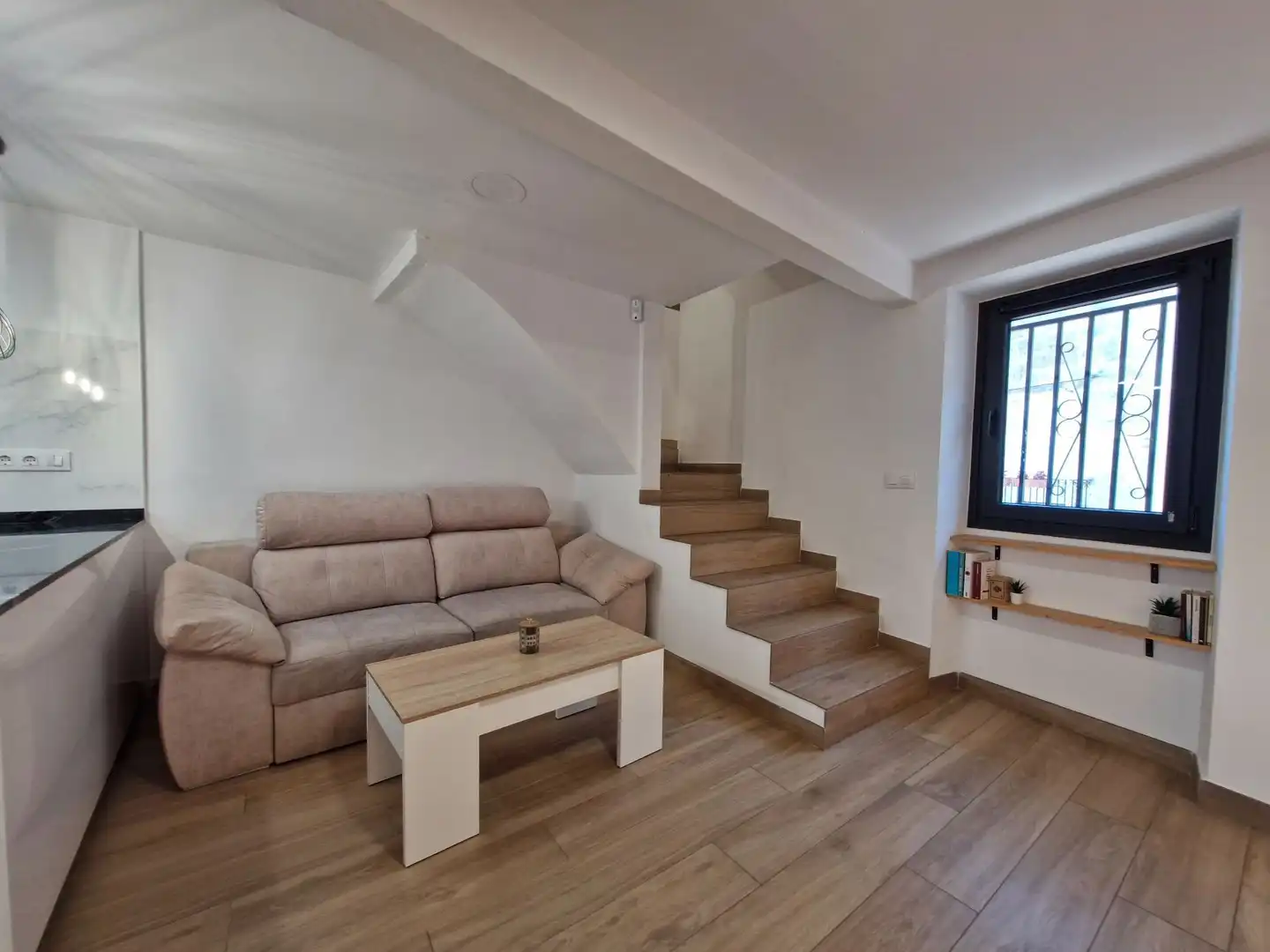 Sala de estar de Casa o chalet en venta en Almoster con Terraza y Trastero
