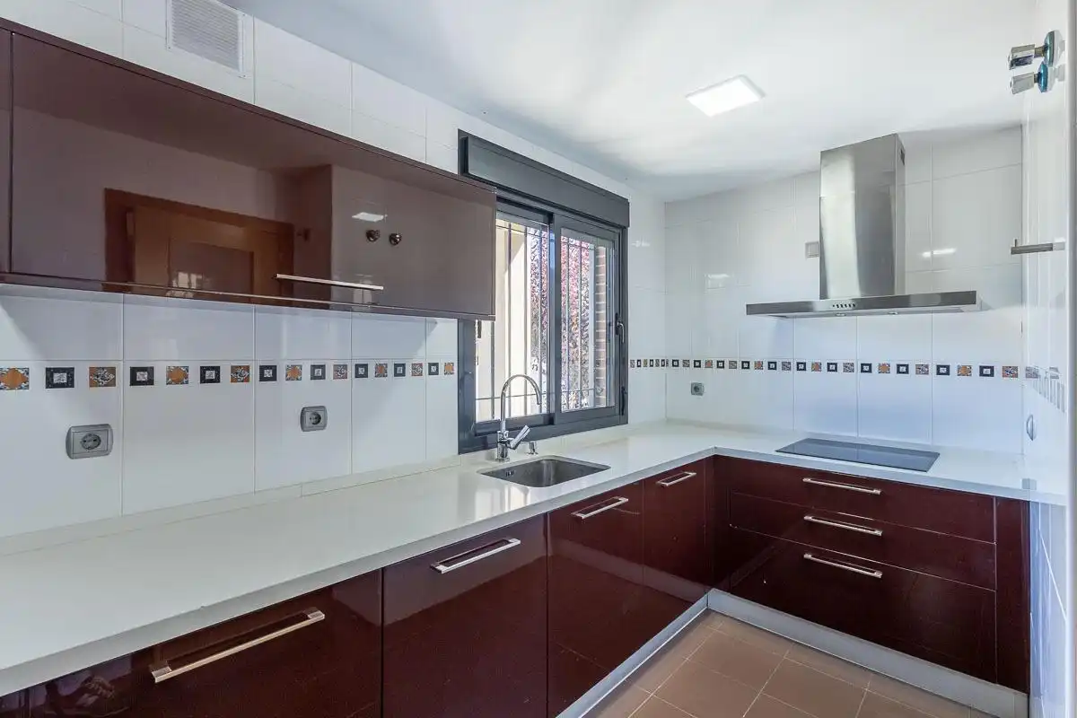 Cocina de Casa o chalet en venta en Albolote con Aire acondicionado, Calefacción y Jardín privado