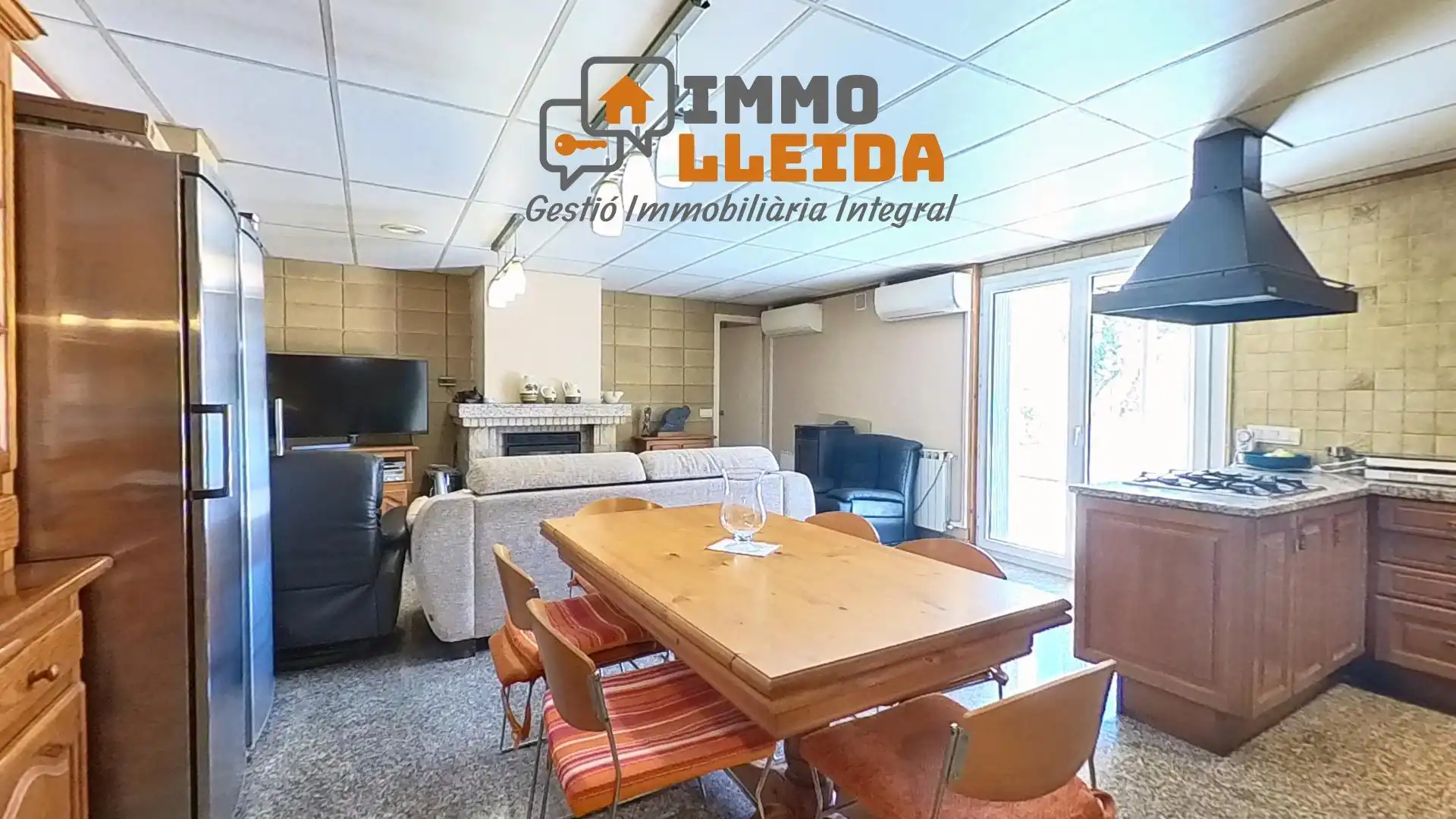 Vista exterior de Casa o xalet en venda en Tàrrega amb Calefacció, Terrassa i Moblat