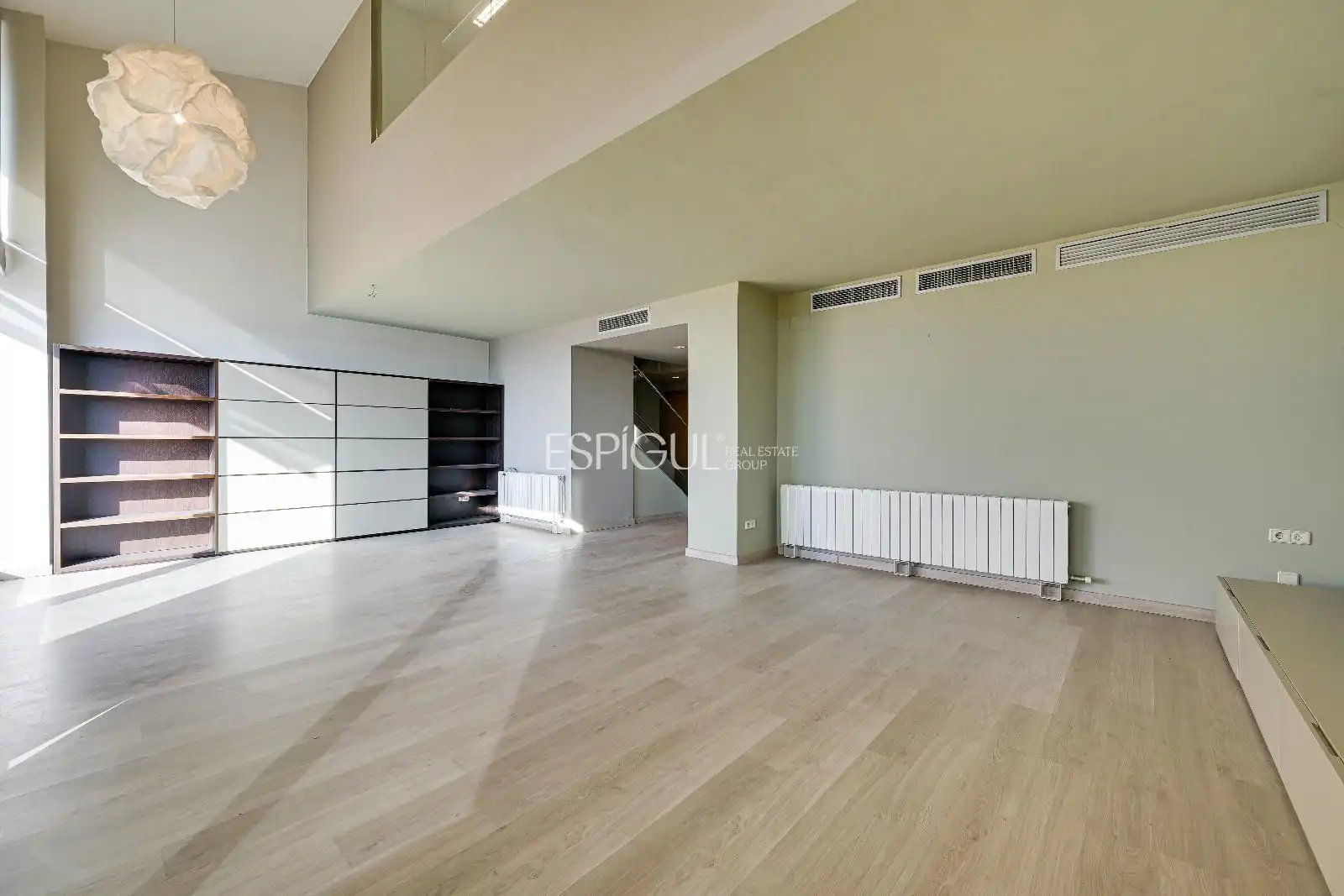 Living room of Attic for sale in Girona  with Air Conditioner, Heating and Terrace