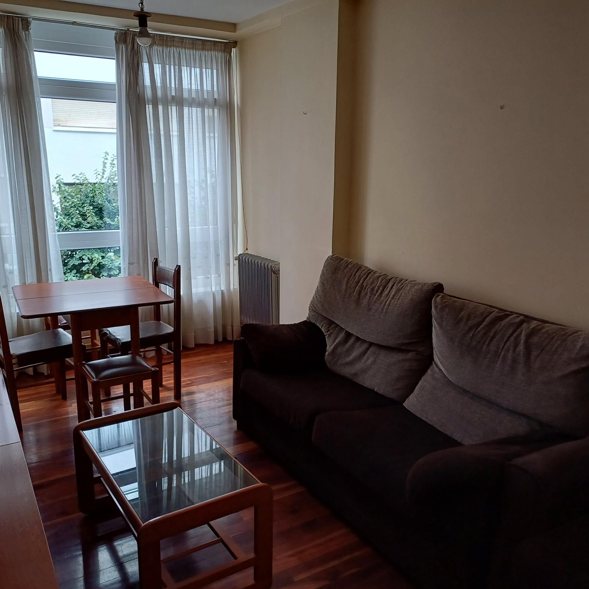 Living room of Flat to rent in Santiago de Compostela   with Heating