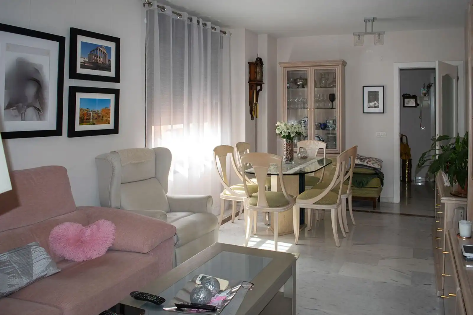 Sala de estar de Dúplex en venta en Marbella con Aire acondicionado, Terraza y Trastero
