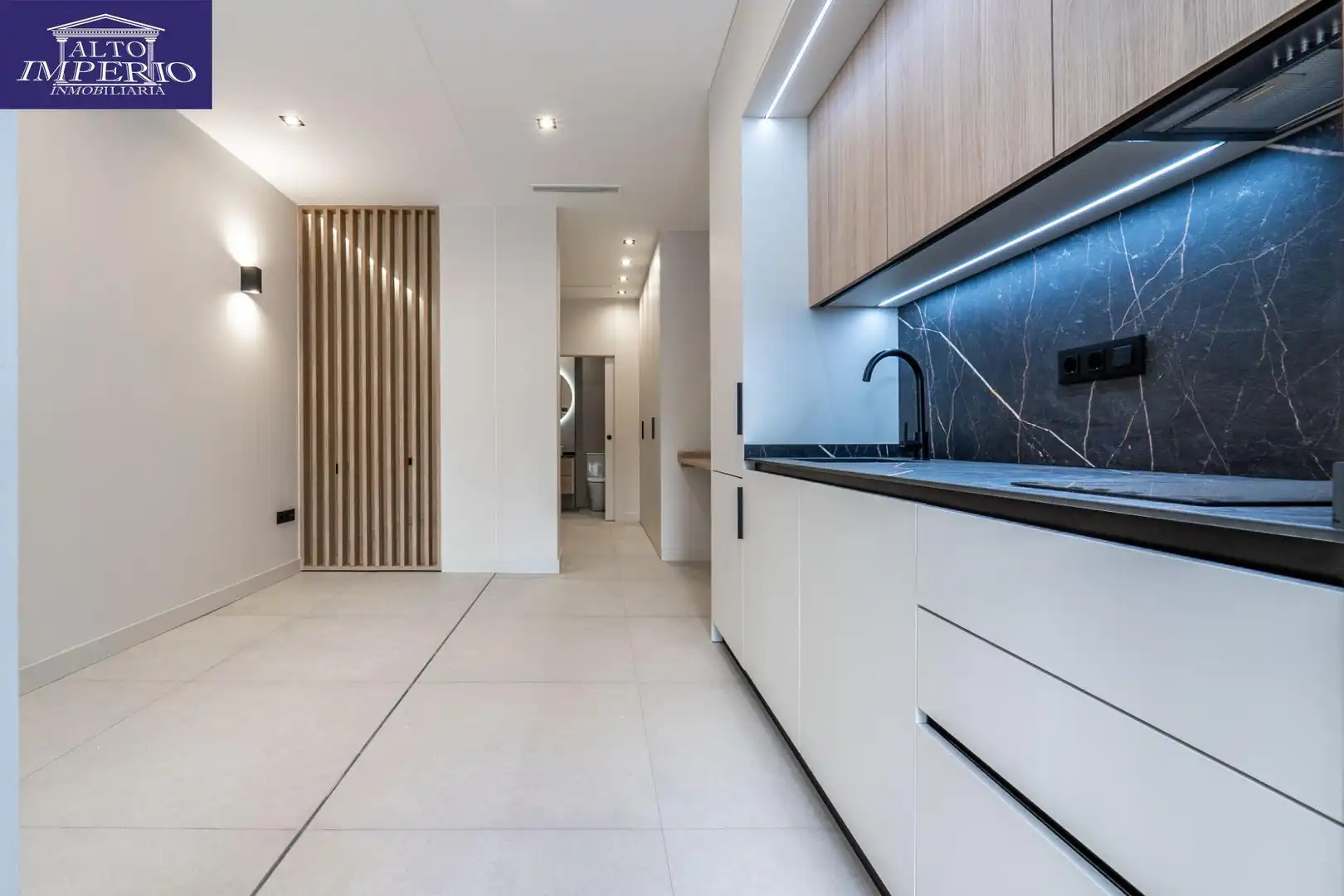 Loft amb ascensor en venda a Calle DE RONDA 204