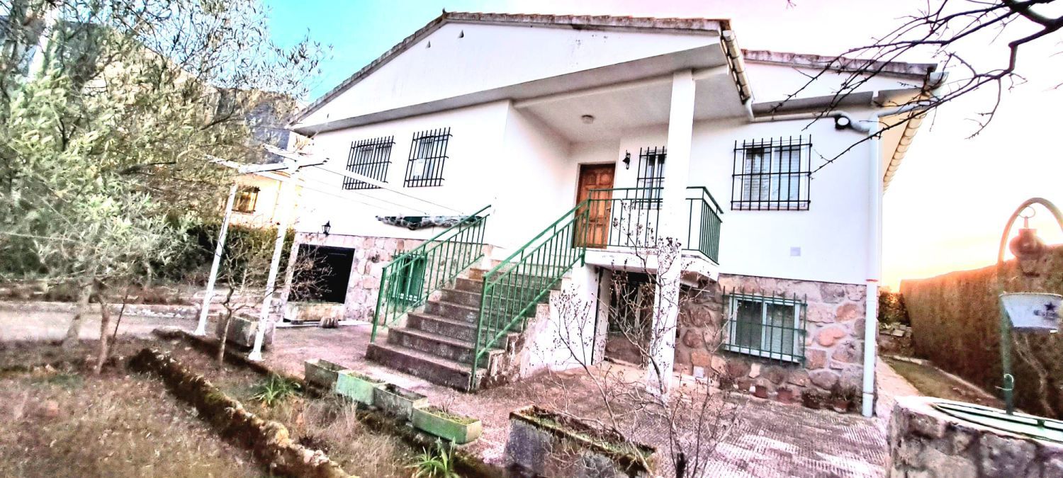 Casa o xalet en venda a ALTO DE SANTA ANA, Valdemorillo pueblo