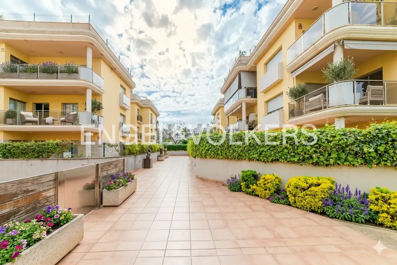 Vista exterior de Piso en venta en Cubelles con Aire acondicionado, Calefacción y Jardín privado