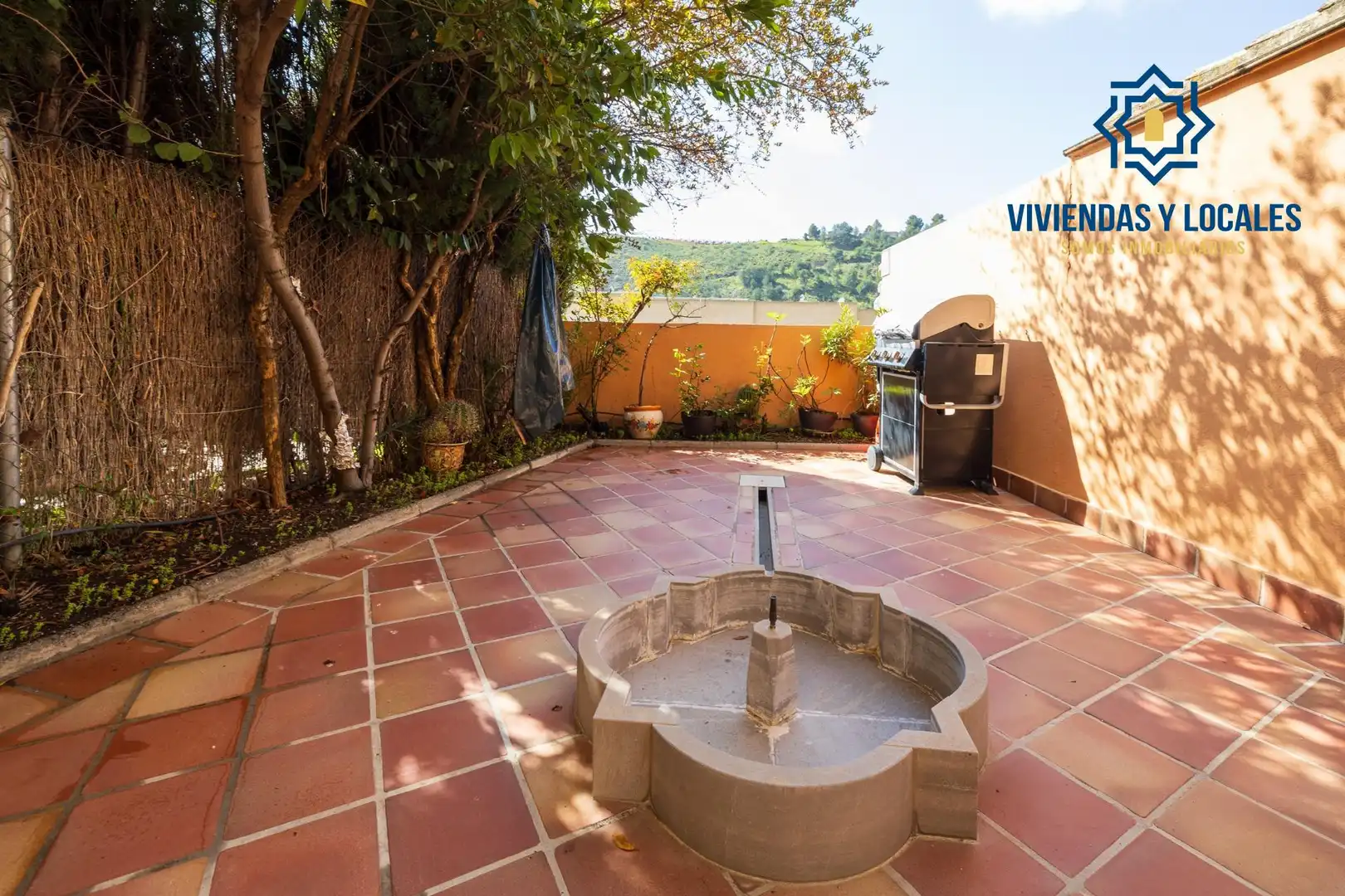Terraza de Casa adosada en venta en Granada con Aire acondicionado, Calefacción y Jardín privado