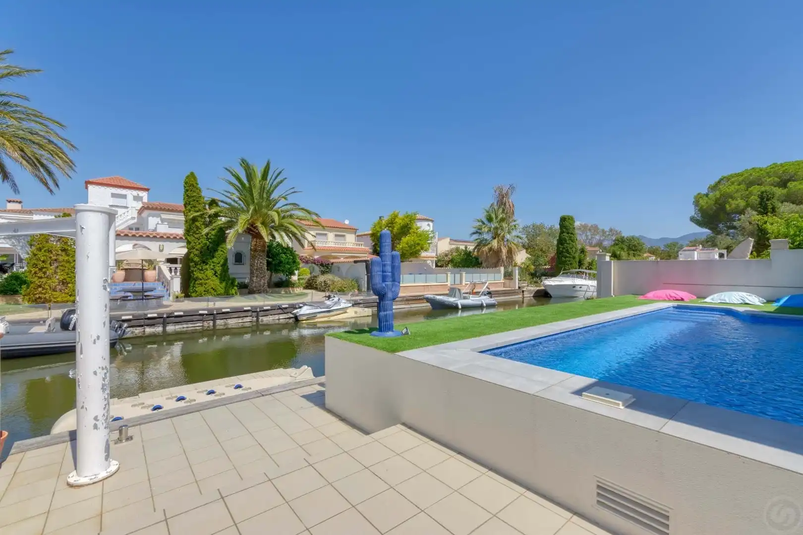 Piscina de Casa o chalet en venta en Empuriabrava con Aire acondicionado, Calefacción y Jardín privado