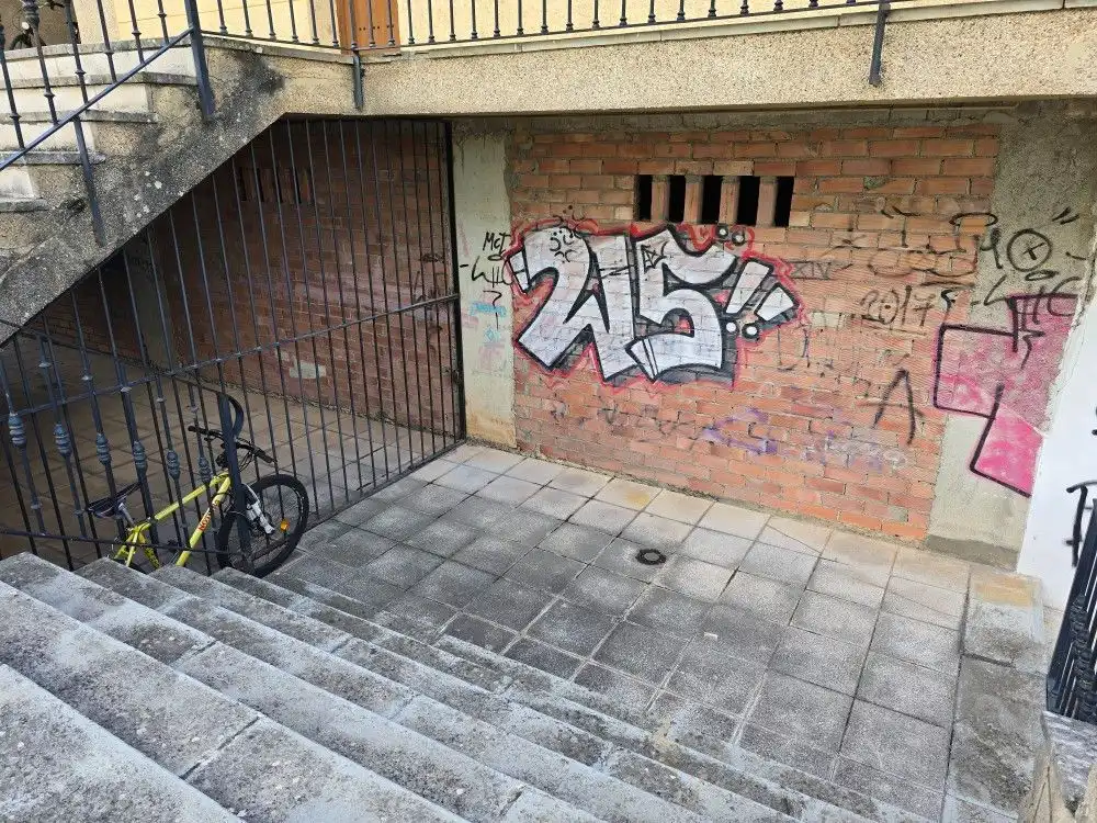 Parking of Commercial properties for rent in Jaca