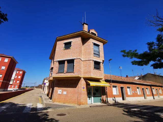 Casa-chalet en Venta en C FERNANDEZ DEL PULGAR en Venta de Baños