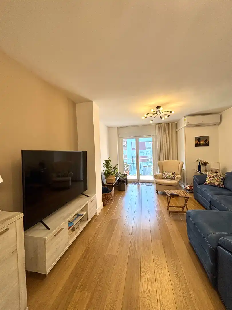 Wohnzimmer von Wohnung zum Verkauf in Plasencia mit Klimaanlage, Heizung und Parkett