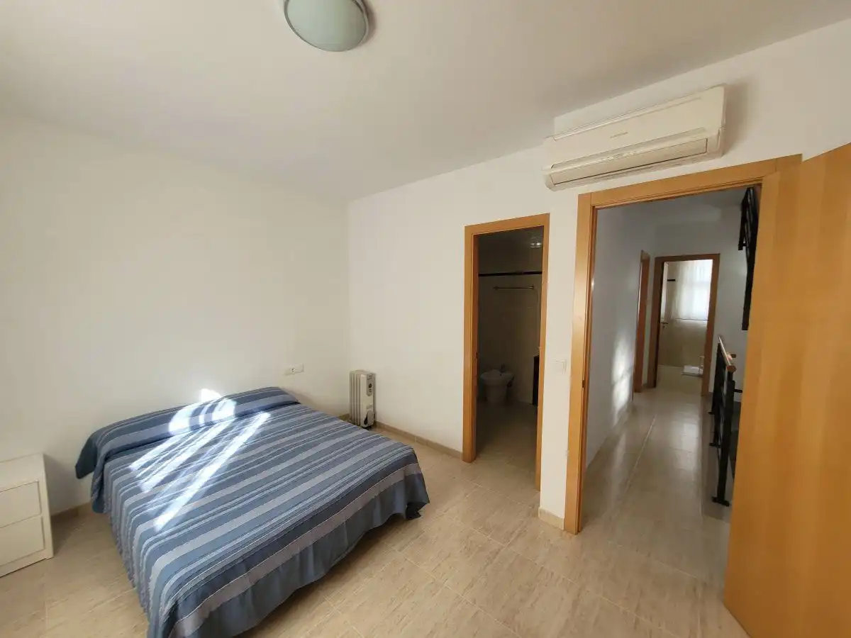 Habitación de Casa adosada en venta en Almazora / Almassora con Aire acondicionado, Terraza y Balcón