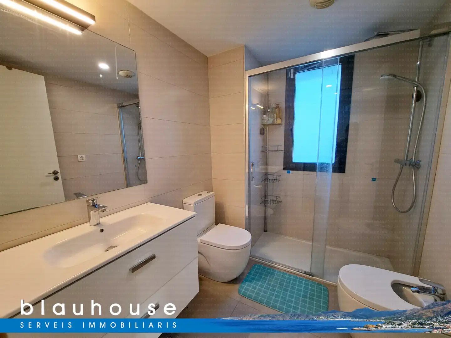 Baño de Apartamento en venta en Llançà con Aire acondicionado, Calefacción y Terraza