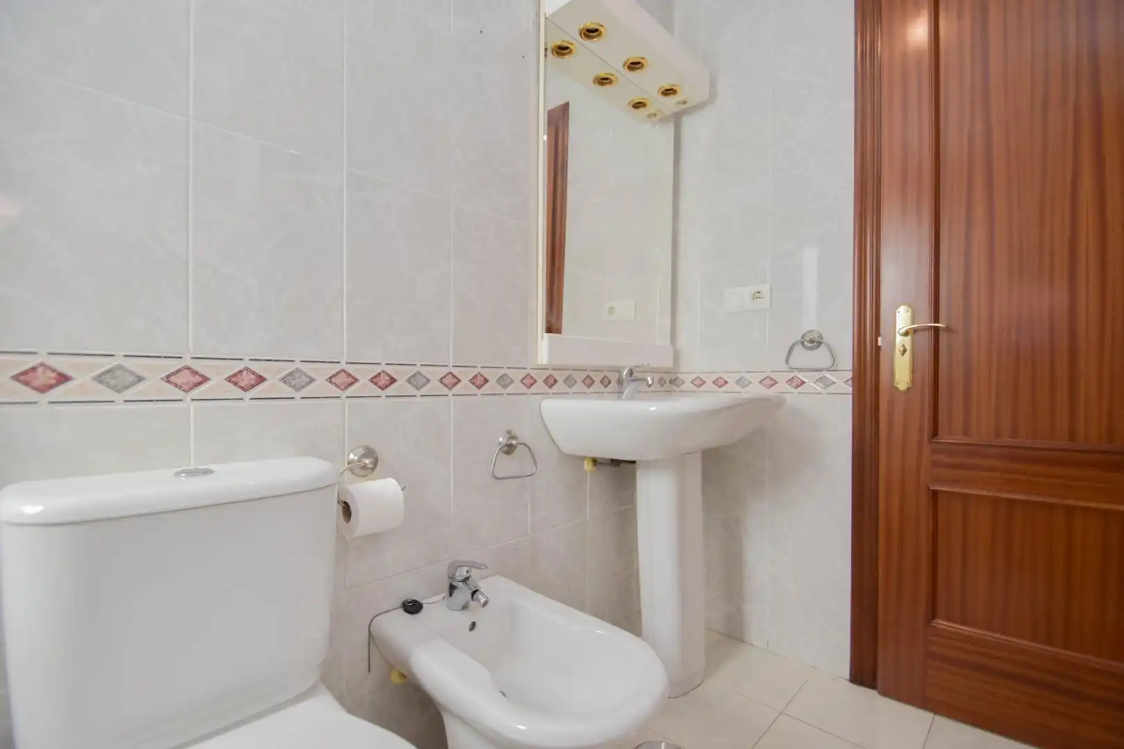 Baño de Piso en venta en Granada con Aire acondicionado, Calefacción y Terraza