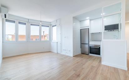 Living room of Flat to rent in  Madrid Capital  with Air Conditioner, Heating and Oven
