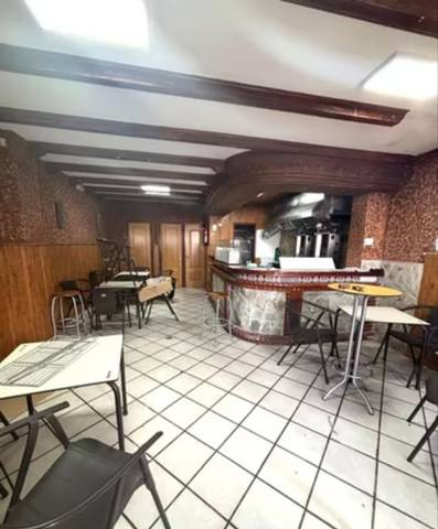 Local comercial en Venta en Calle Cristo de la Expiración, 1 en Tocina