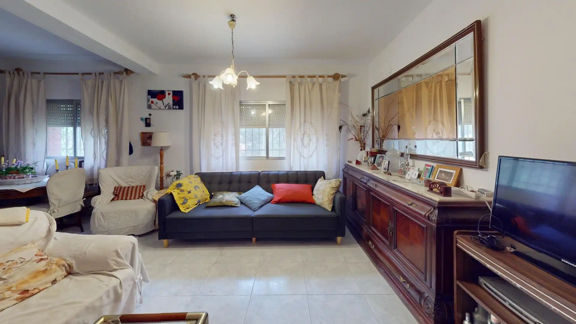 Sala d'estar de Casa o xalet en venda en Hontoba amb Calefacció