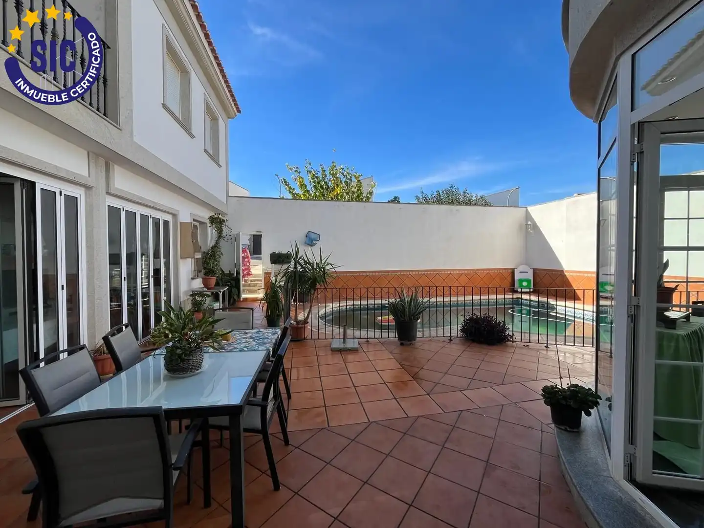 Vista exterior de Casa o xalet en venda en Domeño amb Aire condicionat, Calefacció i Terrassa
