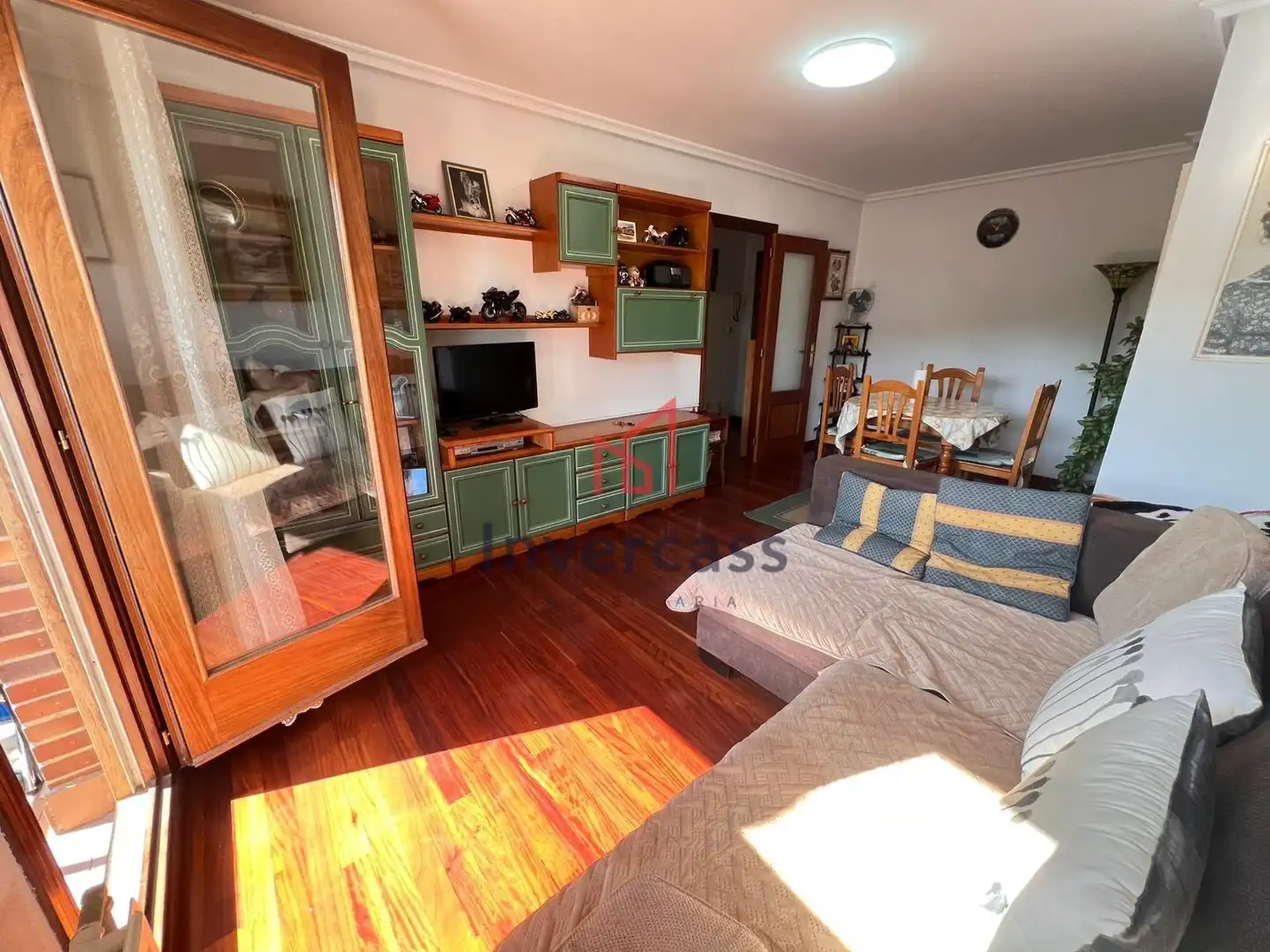 Sala de estar de Piso en venta en Castro-Urdiales con Calefacción y Terraza
