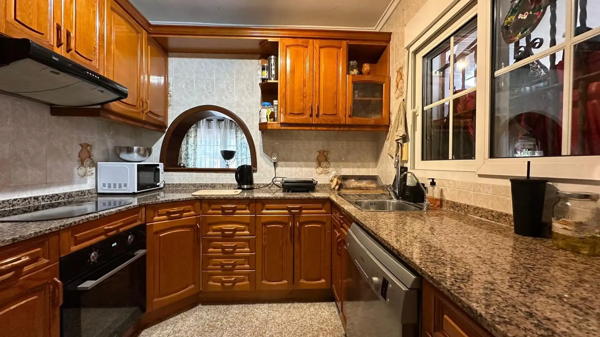 Cocina de Casa o chalet en venta en Torrevieja con Calefacción, Jardín privado y Piscina