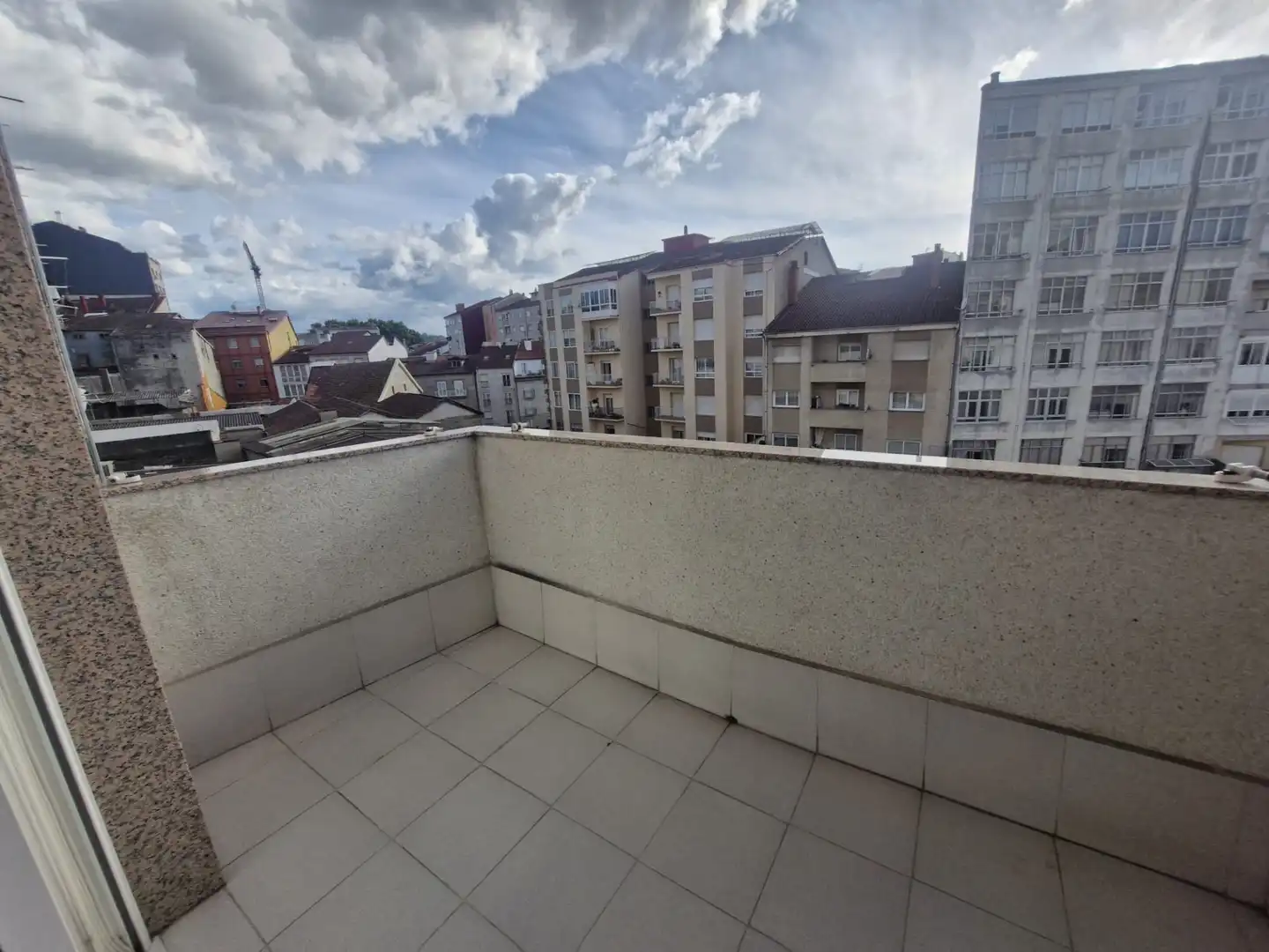 Terrassa de Apartament de lloguer en Ourense Capital  amb Calefacció, Parquet i Moblat