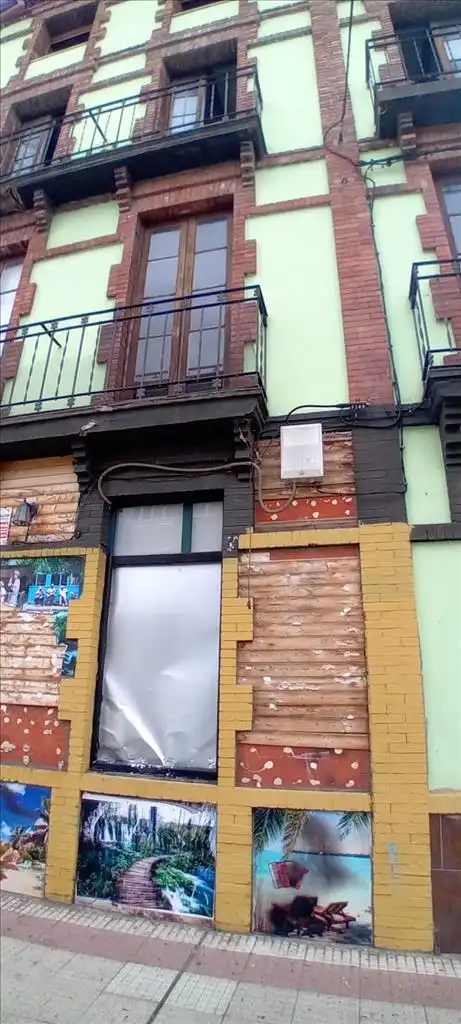 Vista exterior de Pis en venda en León Capital 