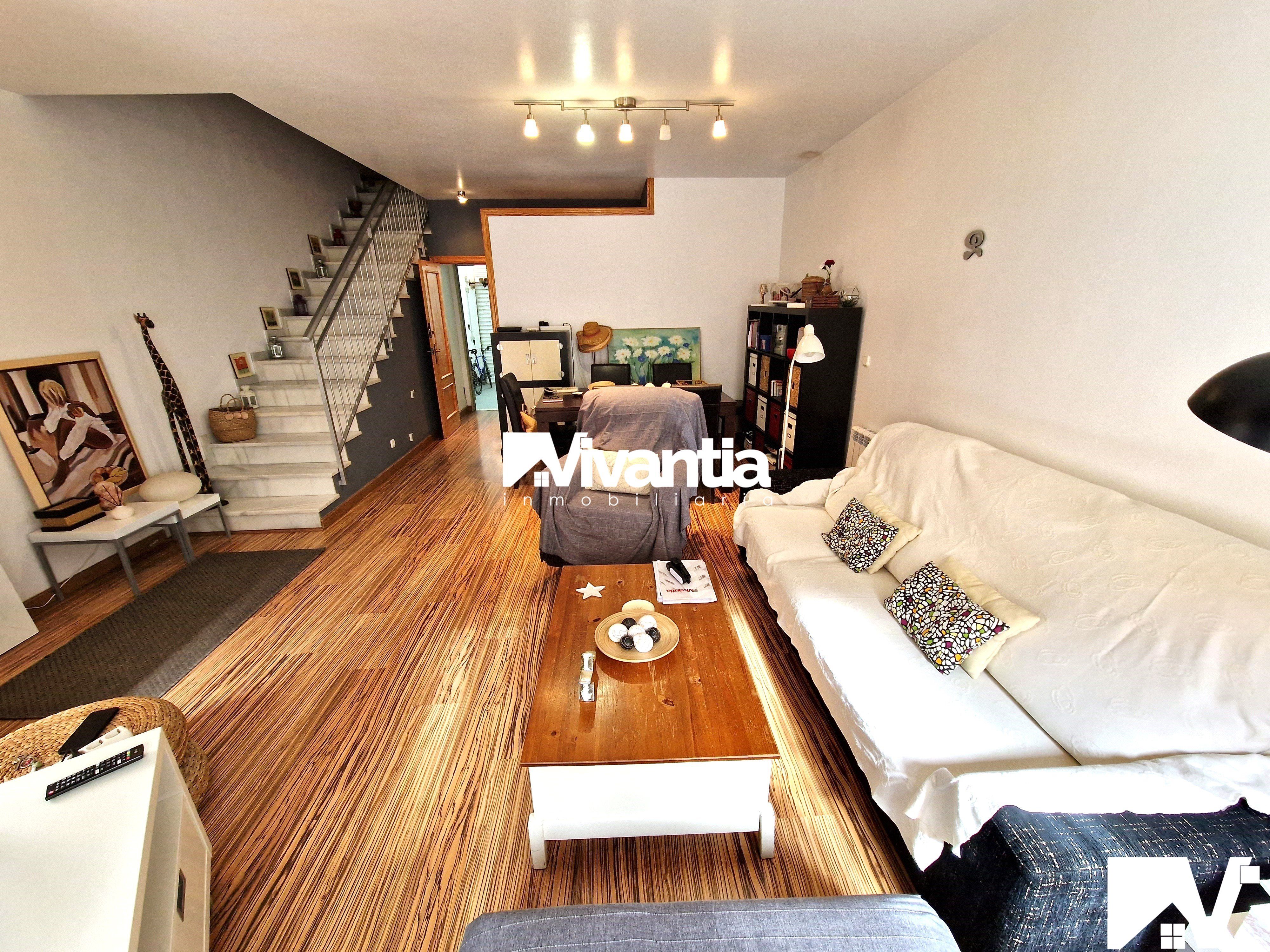 Sala d'estar de Dúplex en venda en Lorca amb Parquet, Terrassa i Traster