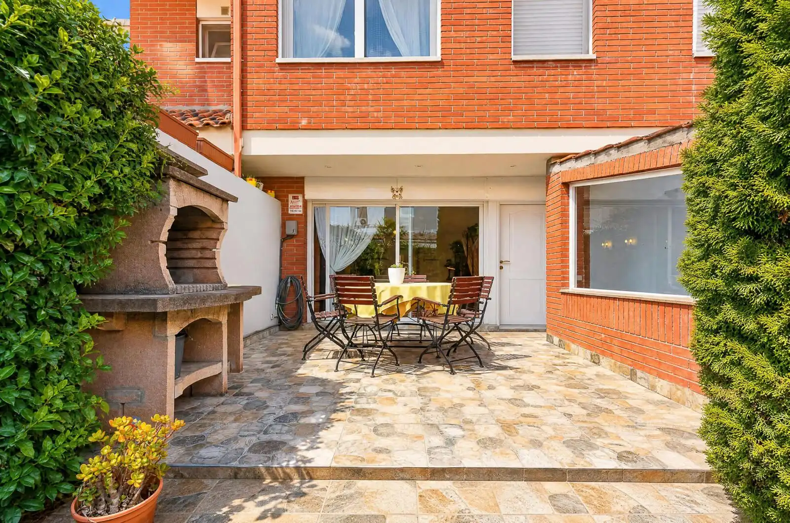 Terraza de Casa adosada de alquiler en Rubí con Aire acondicionado, Calefacción y Jardín privado