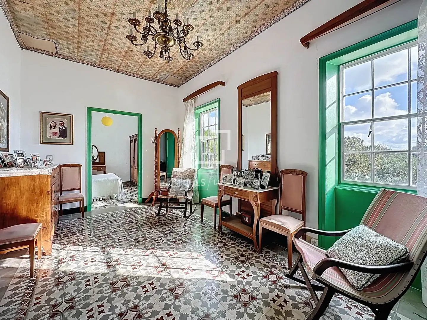 Country house zum Verkauf in Es Castell mit Privatgarten, Abstellraum und Balkon