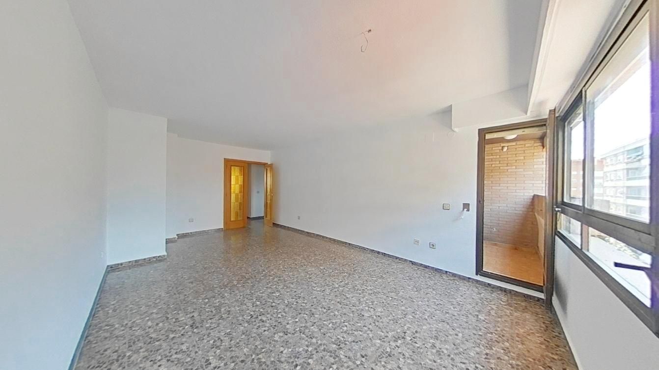 Flat for sale in  Valencia Capital  with Terrace, Oven and Balcony