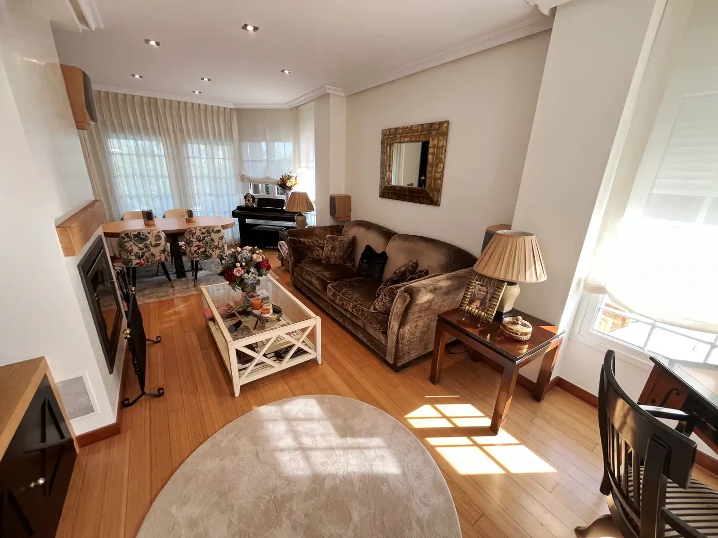 Sala d'estar de Casa o xalet en venda en Corvera de Asturias amb Calefacció, Parquet i Terrassa