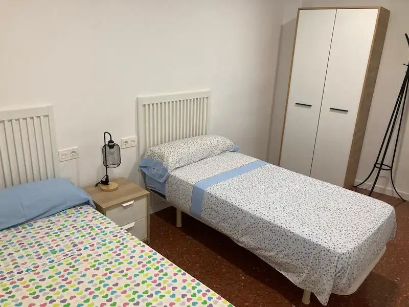 Habitación de Piso de alquiler en Vélez-Málaga con Aire acondicionado, Calefacción y Amueblado