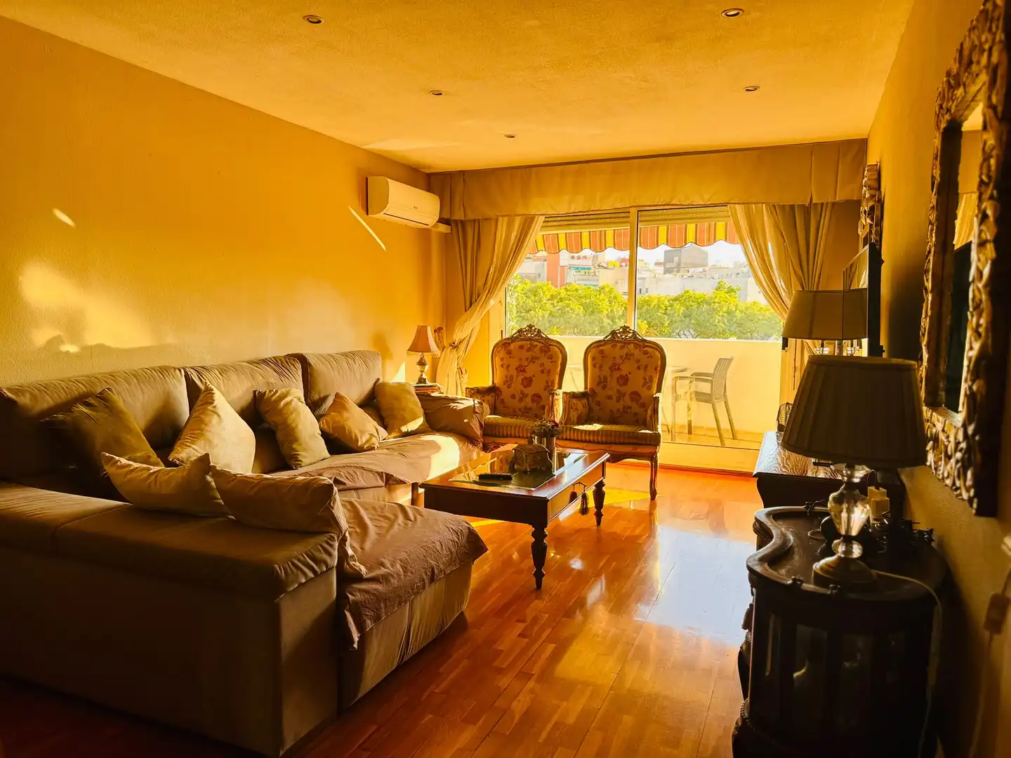 Flat with terrace for sale in Passeig Olof Palme